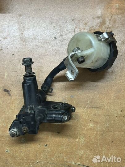 Yamaha r6/r1 тормозная машинка с бачком