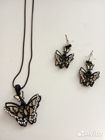 Серьги и кулон