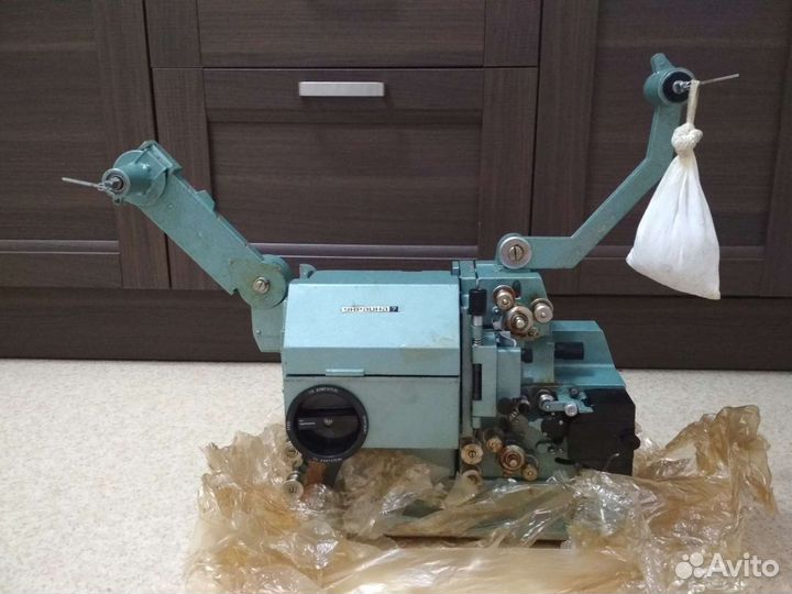 Кинопроектор Украина 7