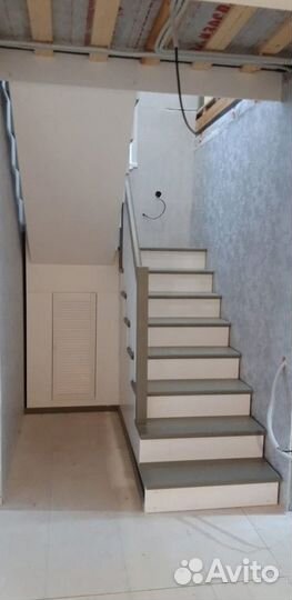 Лестница на металлическом каркасе