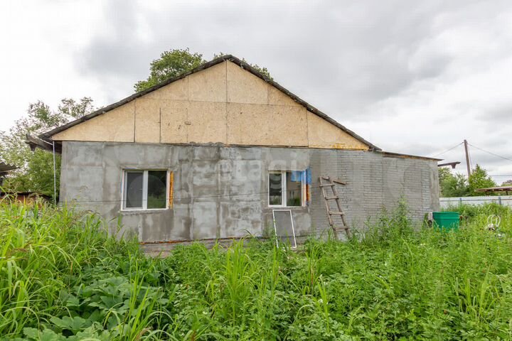 Дом 911 м² на участке 9,1 сот.