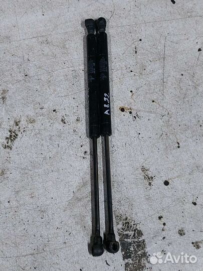 Газовый упор багажника audi a8 d2 ауди а8 д2