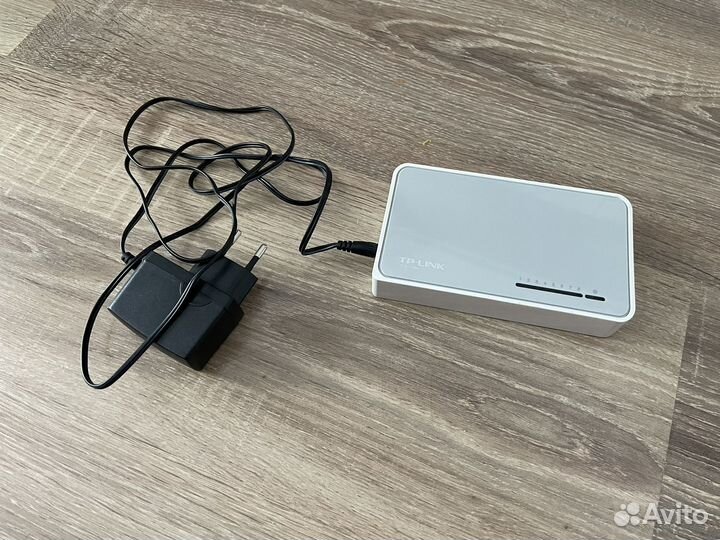 Коммутатор 8 портов 100 Мбит/с