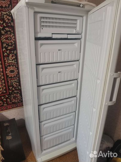 Морозильник Indesit SFR167NF