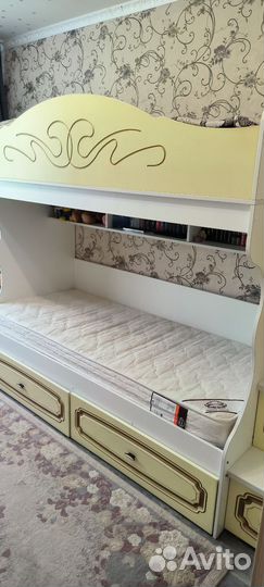 Двухъярусная кровать бу с матрасами