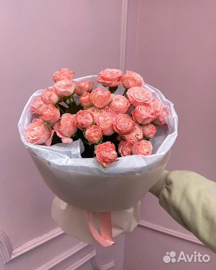 Букет из пион кустовых роз