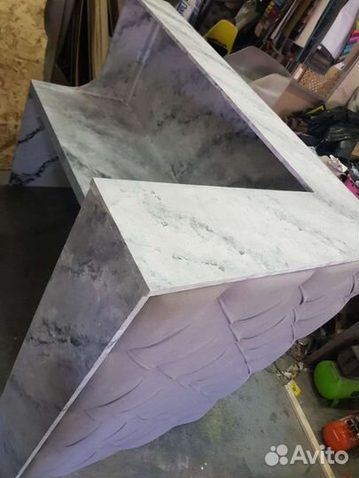 Стойка ресепшн с покраской под мрамор