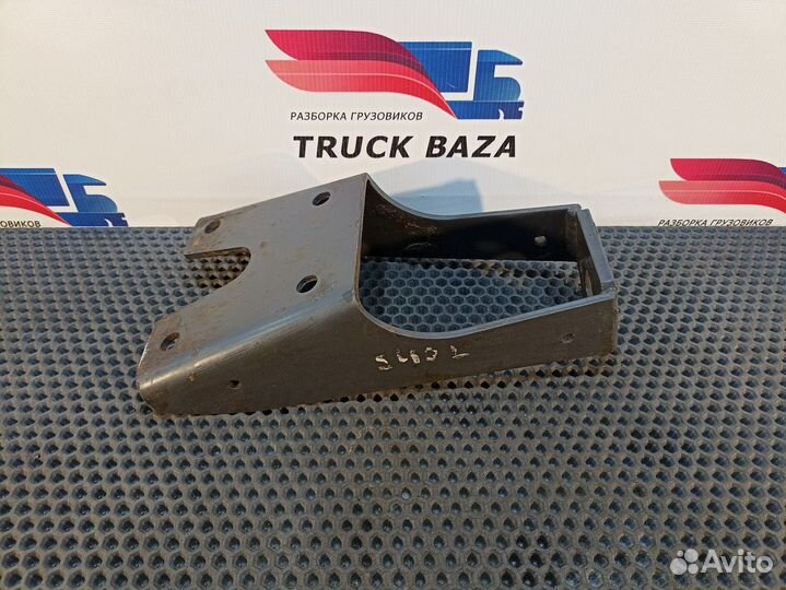 1509784 Кронштейн переднего амортизатора