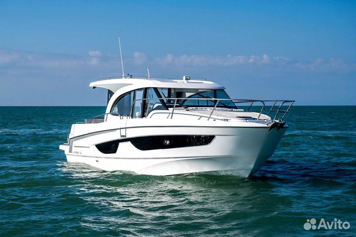 Катер Beneteau Antares 11 с моторами Suzuki DF300
