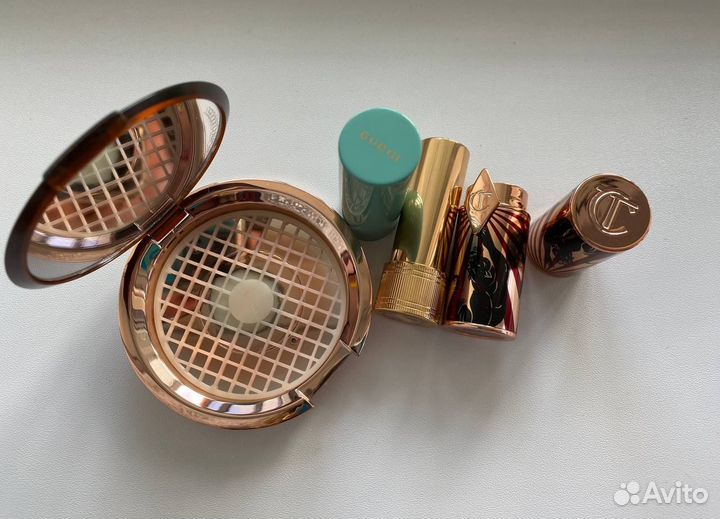 Пустые футляры от косметики Gucci, Charlotte