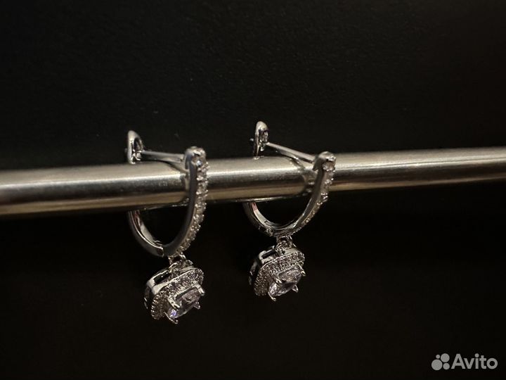 Шикарные серьги с цирконами