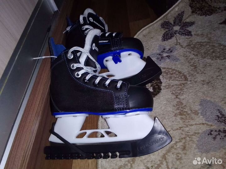 Коньки хоккейные
