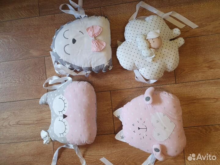 Комплект бортикови и косичка в кроватку 120 на 60