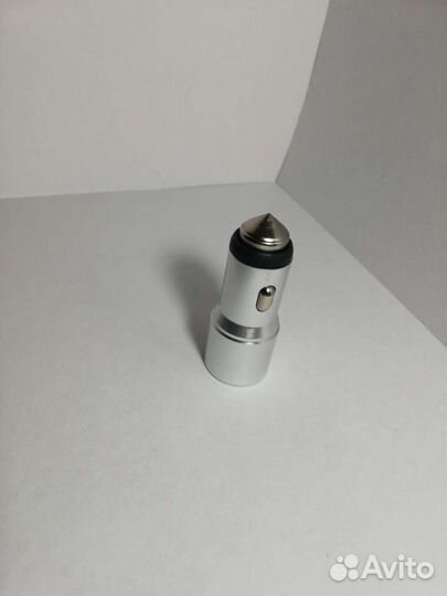 Машинная зарядка под прикуриватель