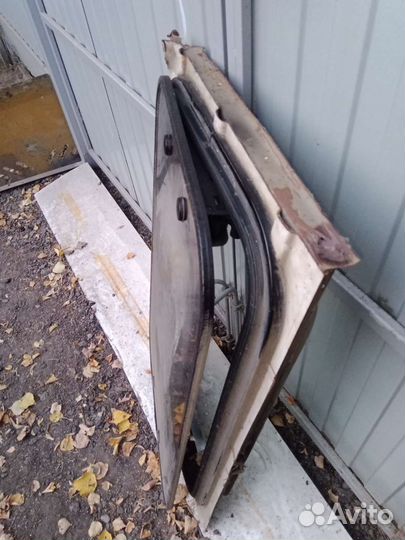 Люк стеклянный в крышу авто