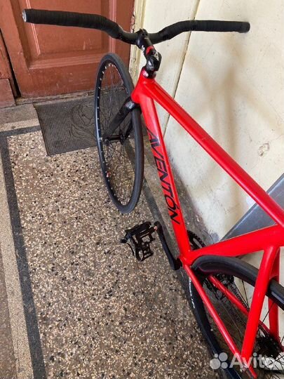Шоссейный велосипед fixed gear Aventon