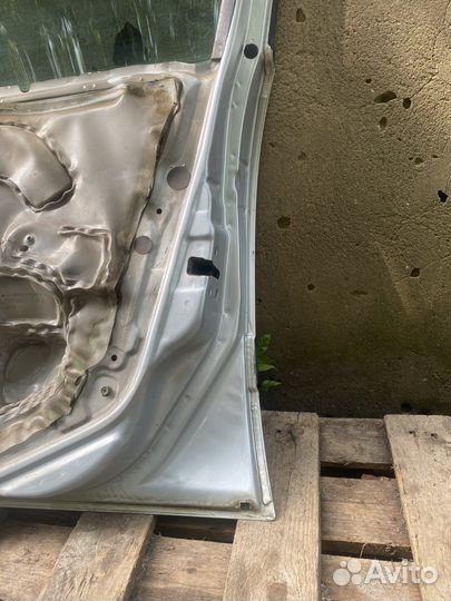 Передняя правая дверь Nissan Almera N16 Седан