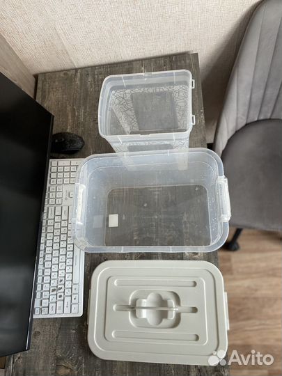 2 больших контейнера