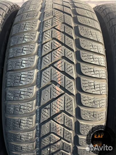 Pirelli Winter Sottozero 3 235/55 R17 99H