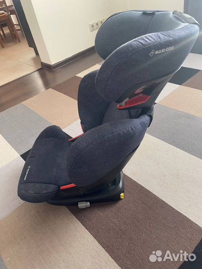 Автокресло (15-36 кг) Maxi-Cosi