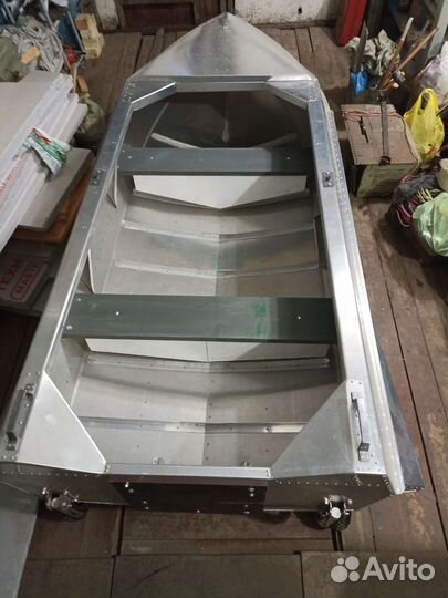 Лодка алюминиевая 