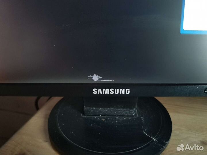 Монитор Samsung