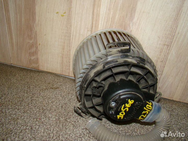 Моторчик печки Mazda 3 (BL)