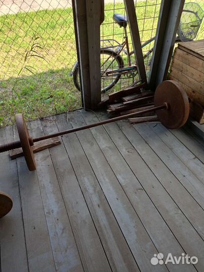 Штанга, скамья, стойки