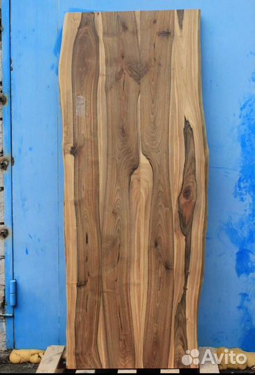 Стол из массива ореха в наличии