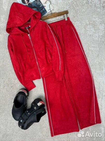 Костюм женский