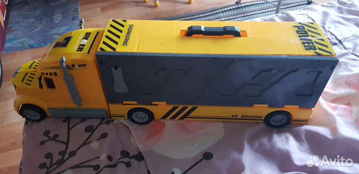 Машинка игрушка