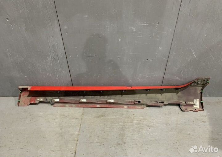 Порог правый Volvo V40 MV