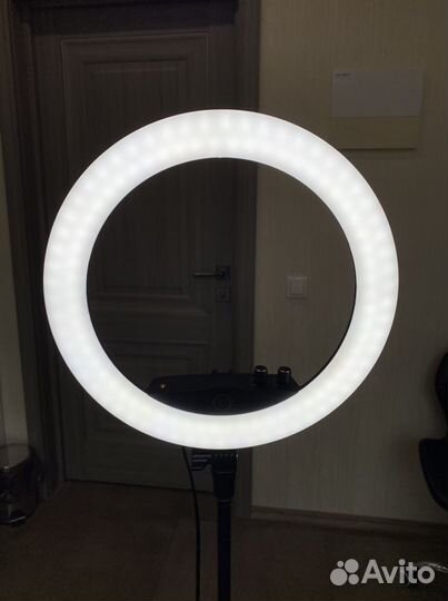 Кольцевая лампа okira 35 см