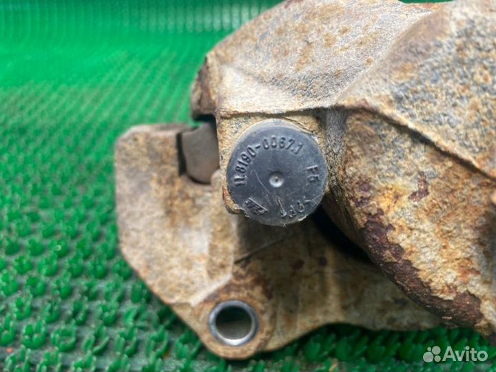 Суппорт передний правый Opel Astra H Z13DTH 2008