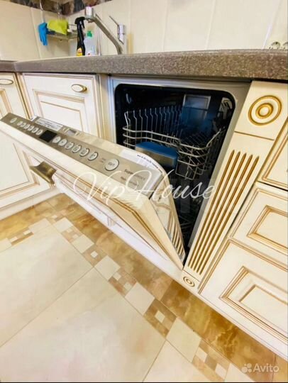 2-к. квартира, 100 м², 7/10 эт.