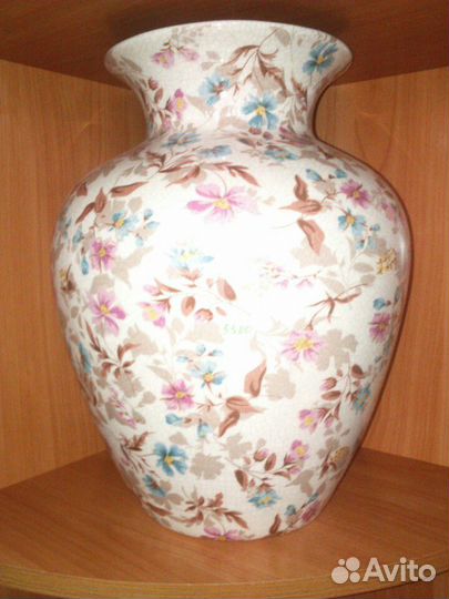 Статуэтки,вазы для интерьера