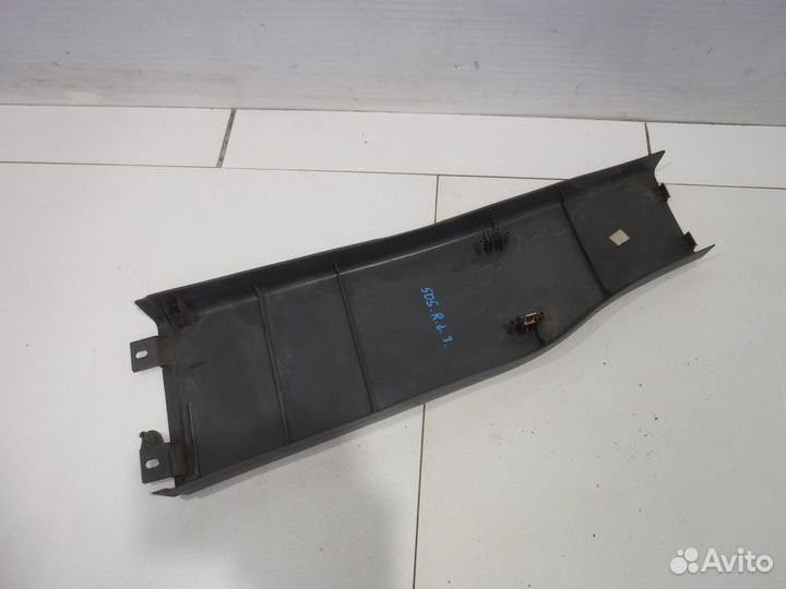 Обшивка стойки средней Mercedes W163 Ml