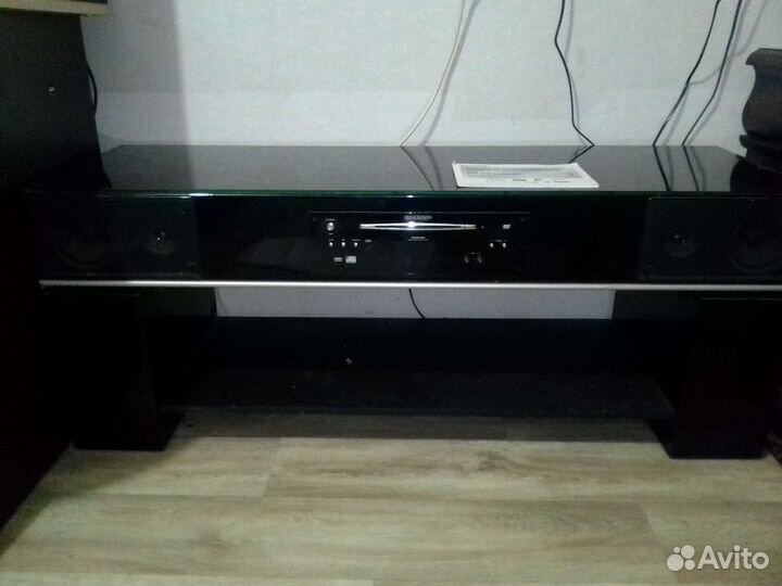 Полка с акустикой под телевизор