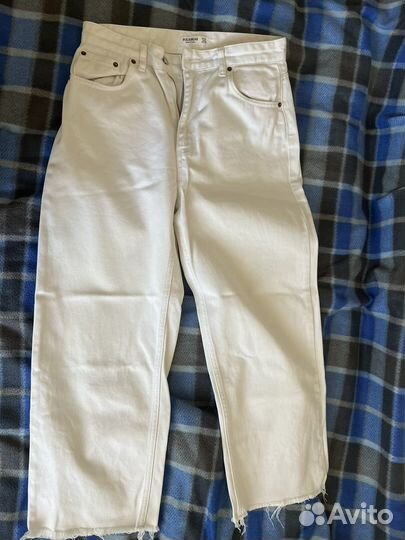 Джинсы белые pull&bear