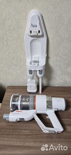 Вертикальный беспроводной пылесос Jashen S16E