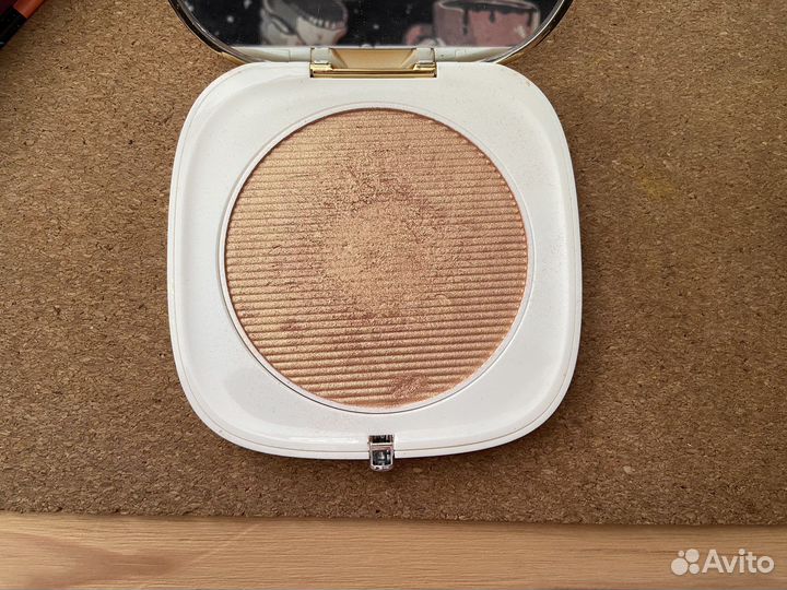 Палетка теней Mac и хайлайтер Marc Jacobs