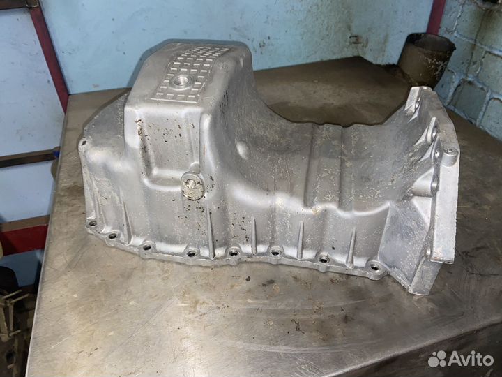 Поддон двигателя Renault Logan