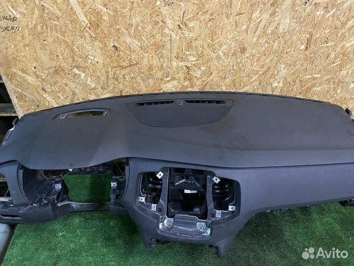 Панель приборов торпеда Volvo XC90 2015+