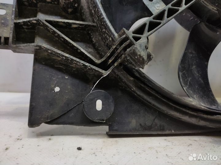 Диффузор радиатора Renault Duster 2010