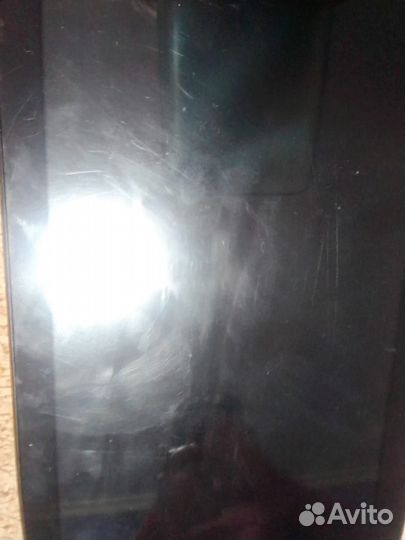 Продам планшет рабочий почти новый с зарядкой