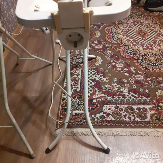 Гладильная доска с розеткой