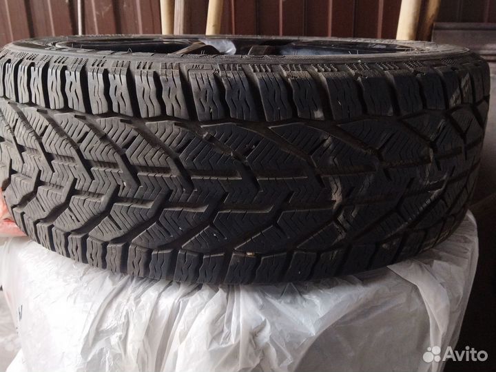 Колёса зимнии в сборе r17