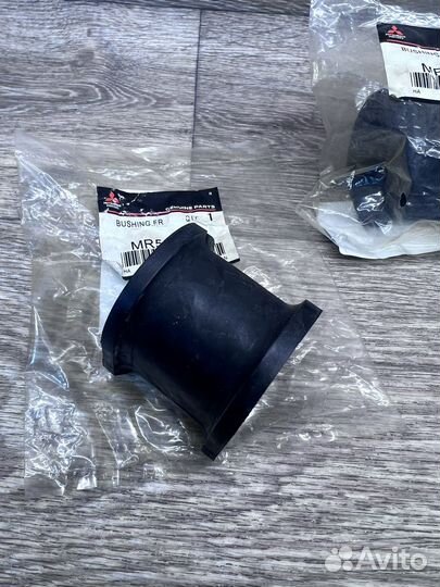 Втулки стабилизатора Mitsubishi, MR554271