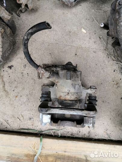 Суппорт тормозной задний прав. Audi A4 B5 1995 1.8