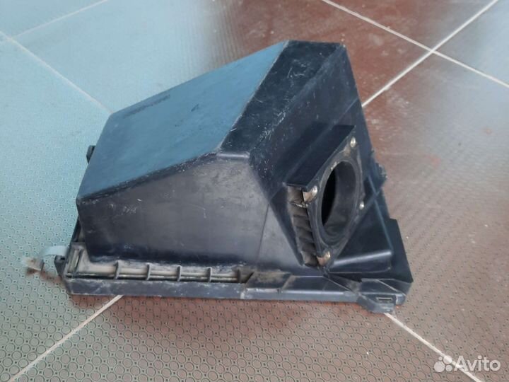 Корпус воздушного фильтра Nissan Almera Classic В